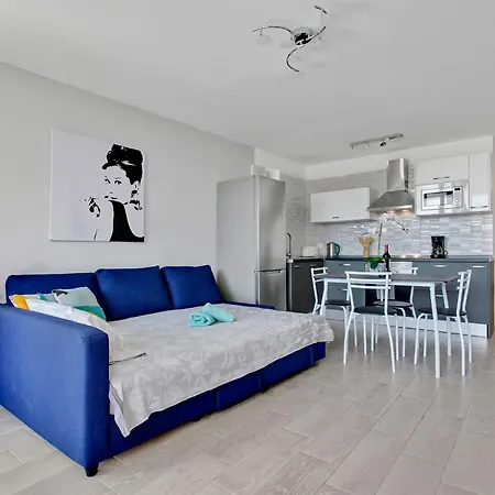 One Bedroom Alex Near The Appartement *