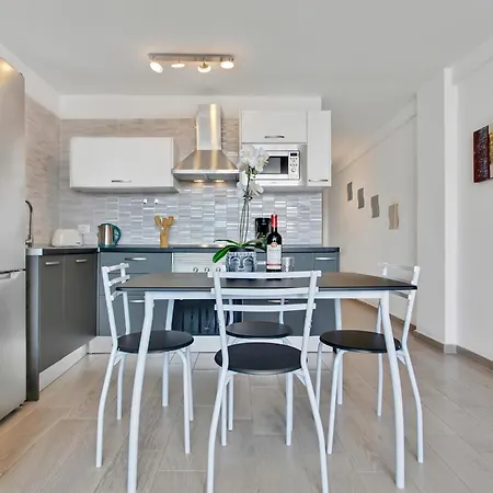 One Bedroom Alex Near The Адехе